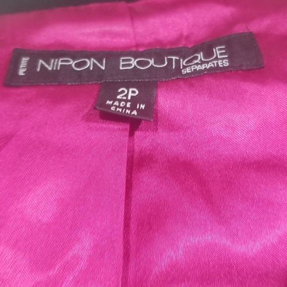 Stylish scalloped edge black open front blazer - Picture 5 of 7